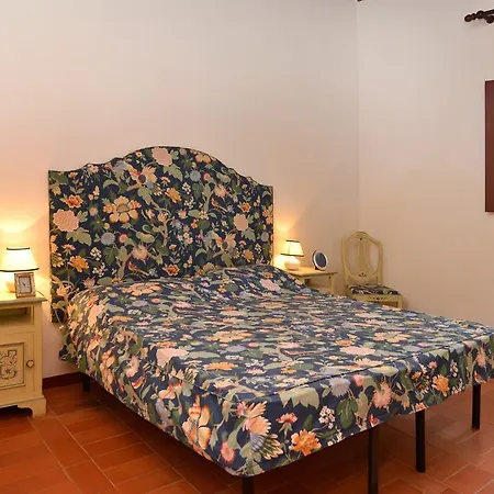 مزرعة للإقامة Tenuta Vallelunga *