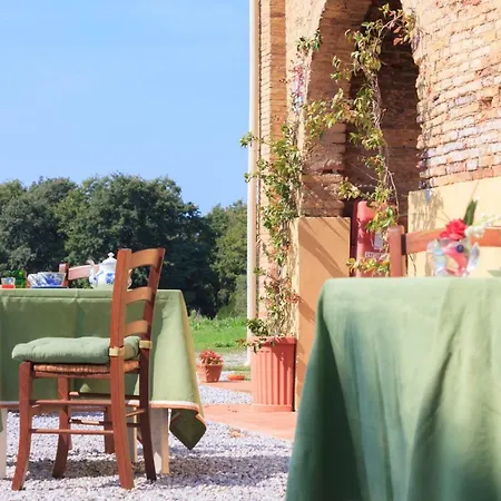 مزرعة للإقامة Tenuta Vallelunga